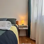 Apartamento Stan Za Vas Savrsen Dan *